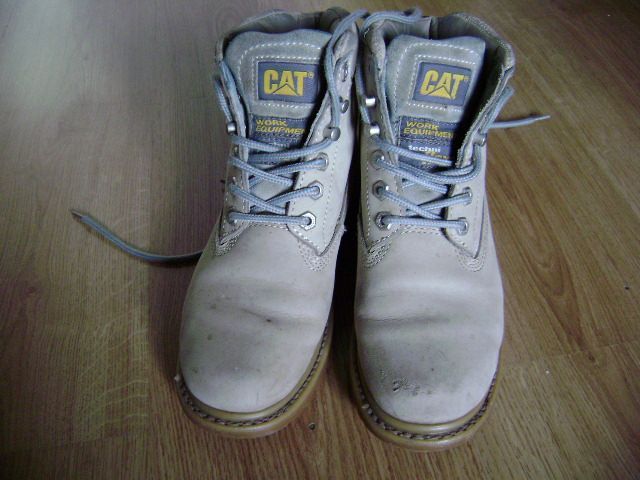 szare buty Catepilar