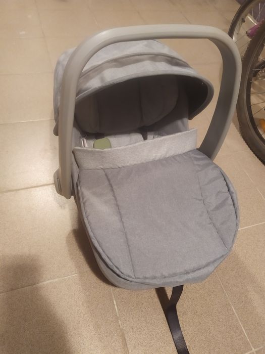samochodowy fotel dla niemowląt