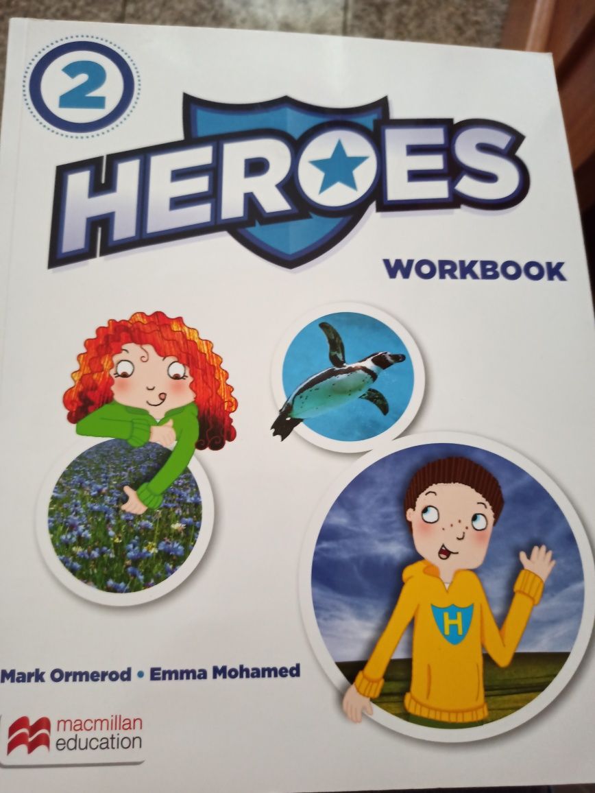 HEROES, Livros inglês