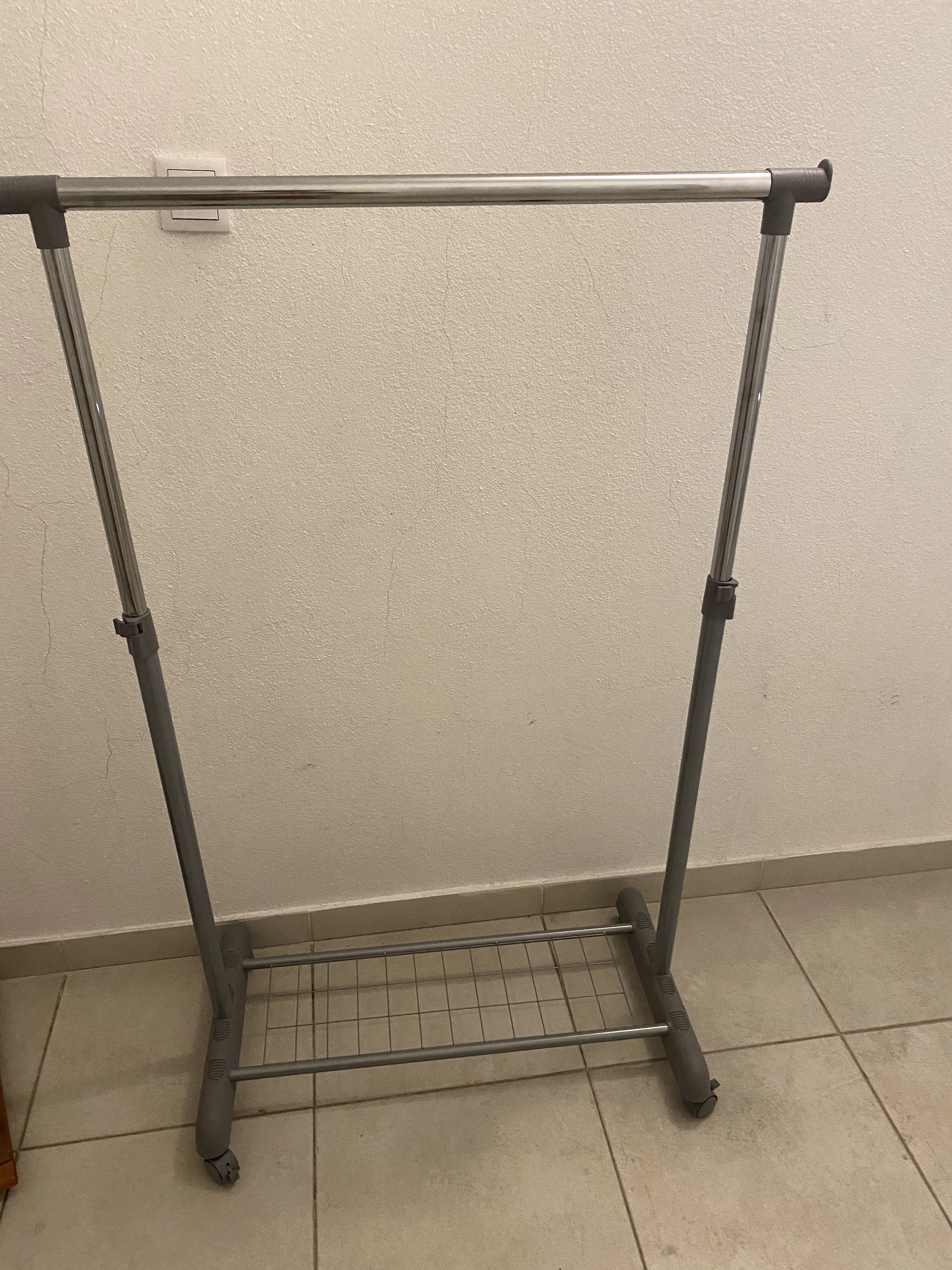 Chariot para roupa NOVO (ajustável em altura)