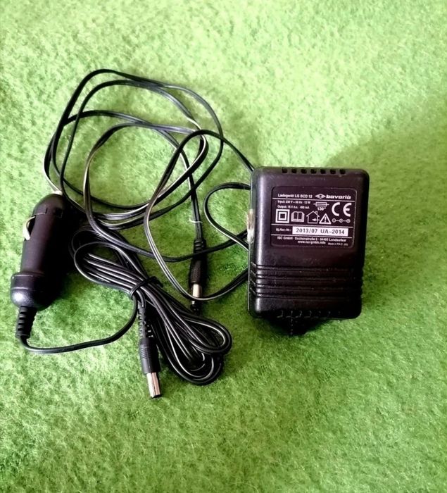 Блок питания адаптер 220-12v