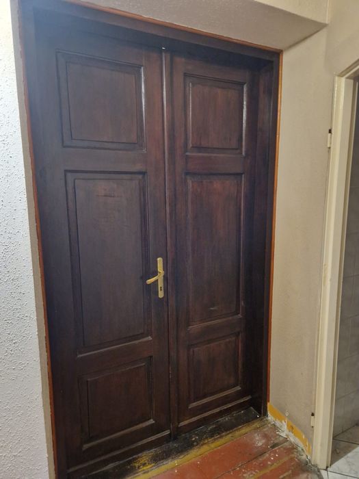 Stare drzwi drewniane