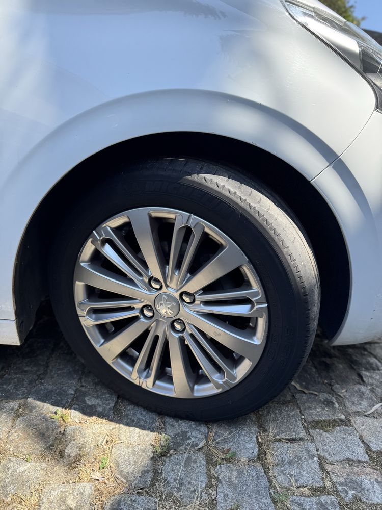 Peugeot 208 1.6 BlueHDi Style