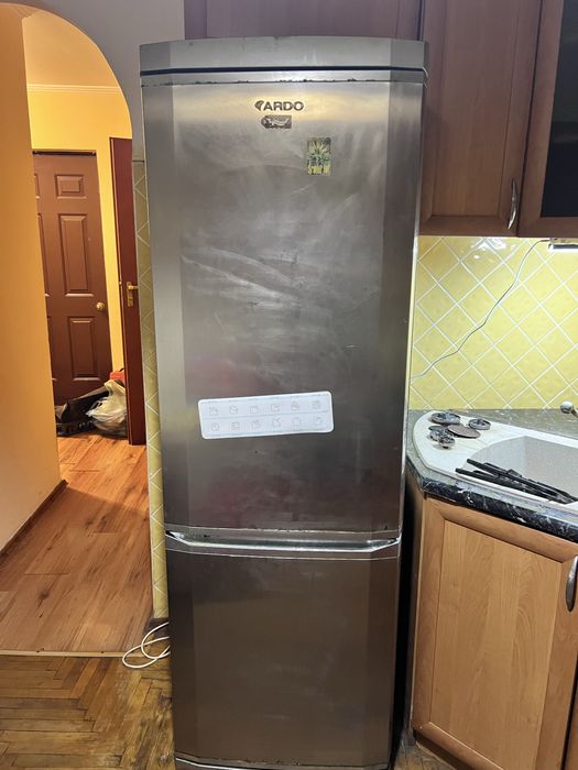 Холодильник працюючий