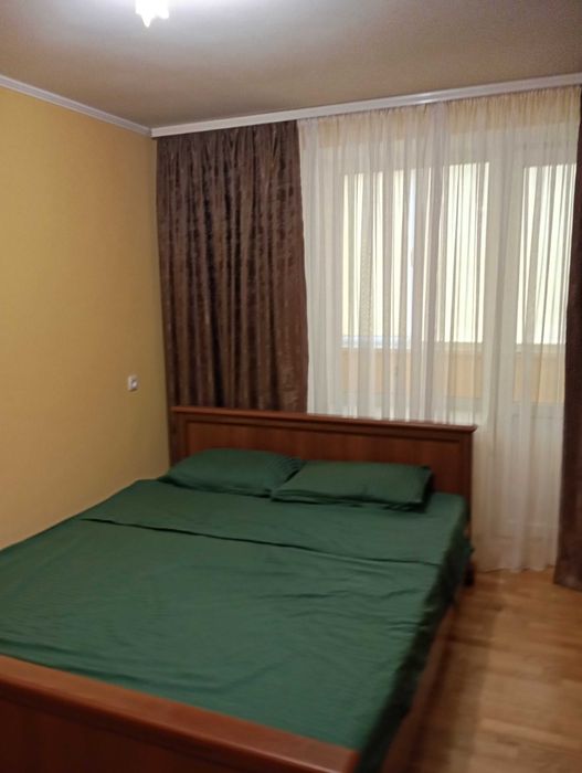 Продам  трьох кімнатну квартиру