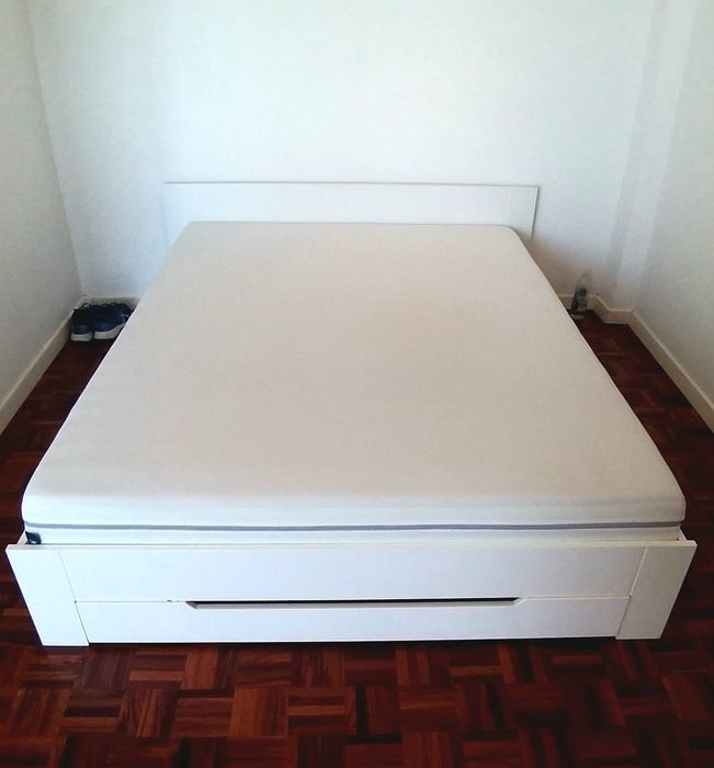 Cama de casal + colchão Emma