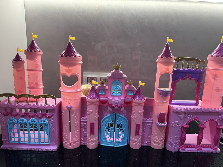 Іграшковий замок принцеси Софії