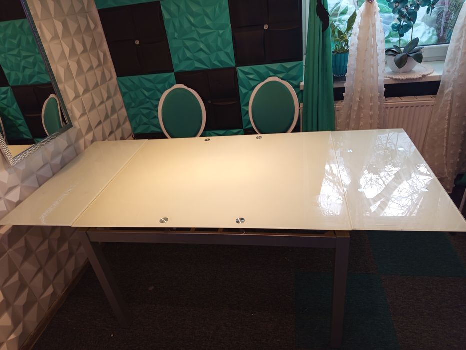 Stół szklany rozkładany