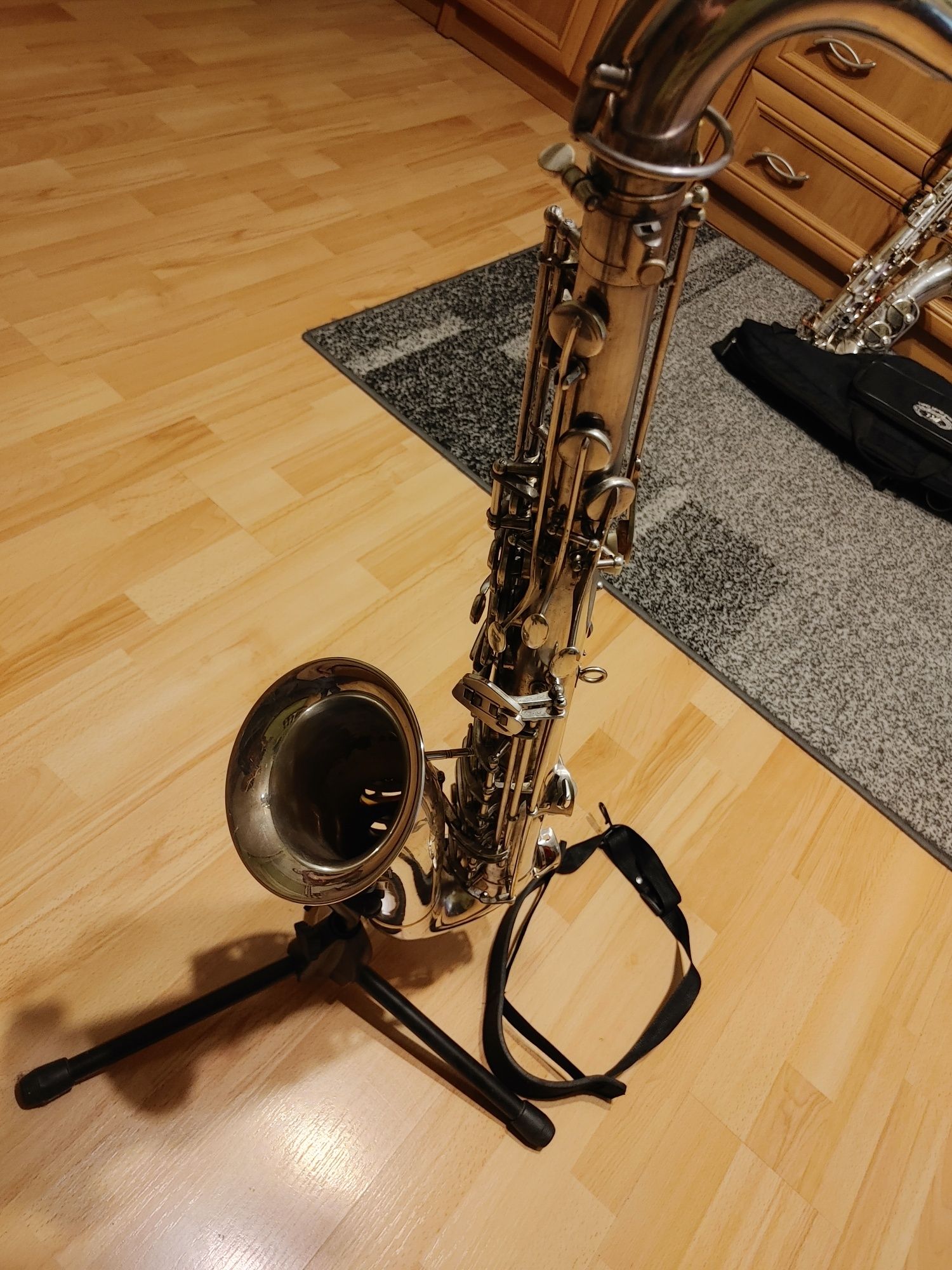 Sprzedam saksofon tenorowy
