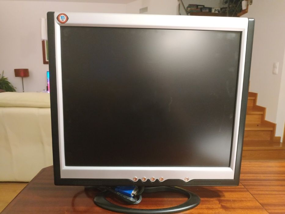 Monitor LM19E 19 polgadas