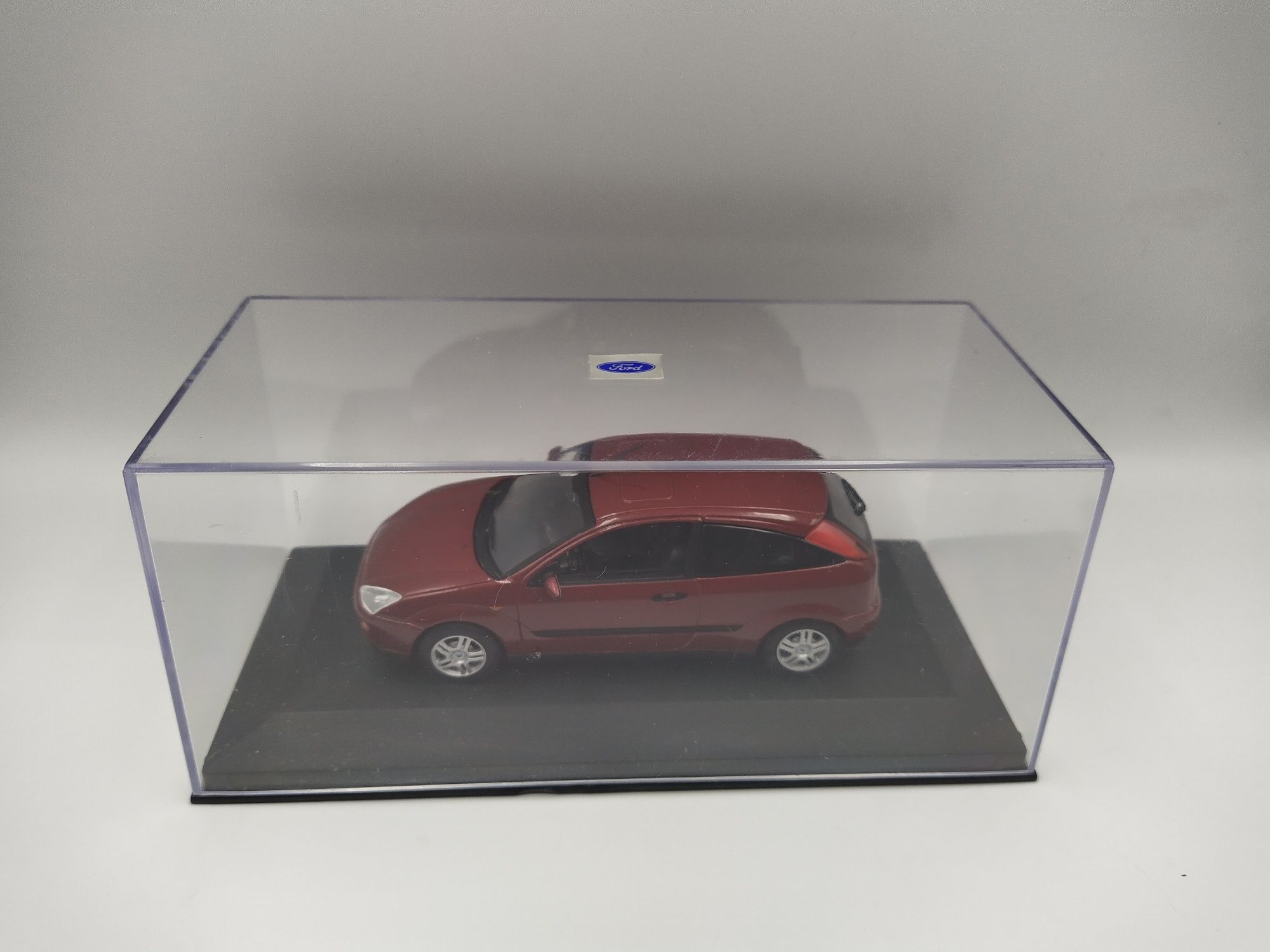 Ford Focus Minichamps Skala 1:43