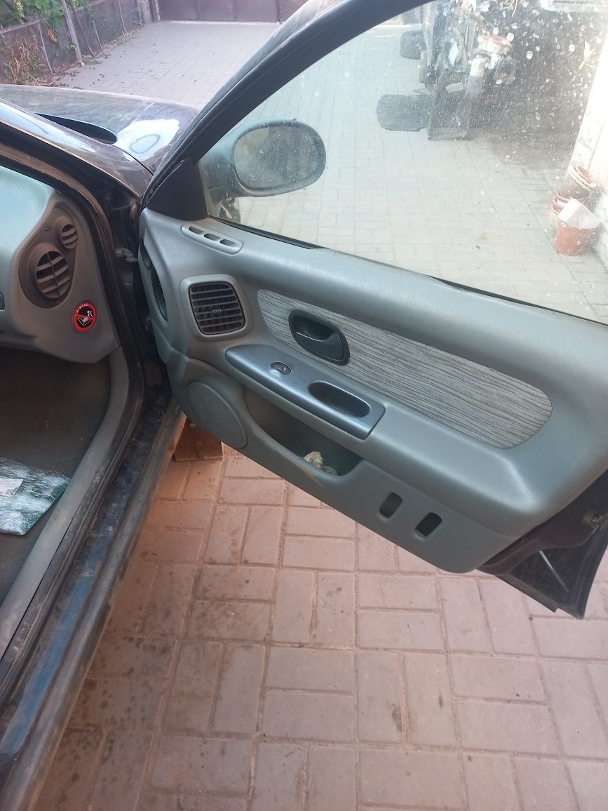 Рено лагуна 2000г 1.9 dci