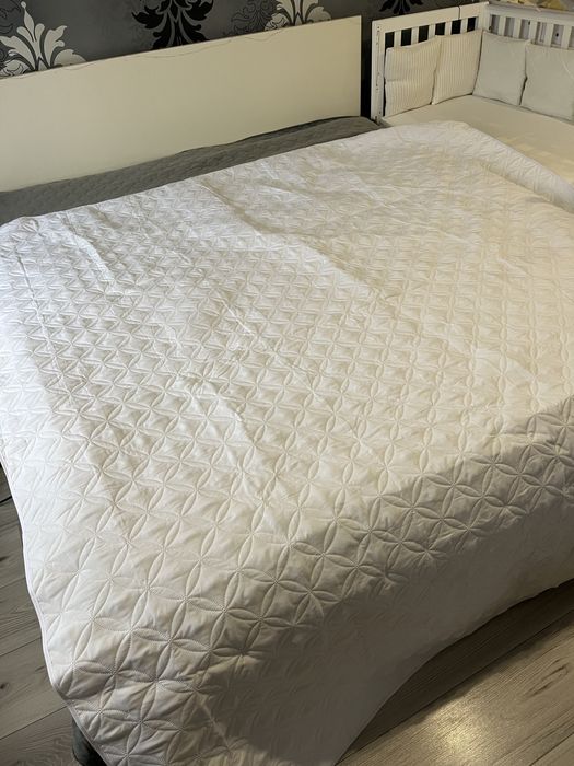 Непромокаюча простинь / наматрацник 220×200, захист матраца