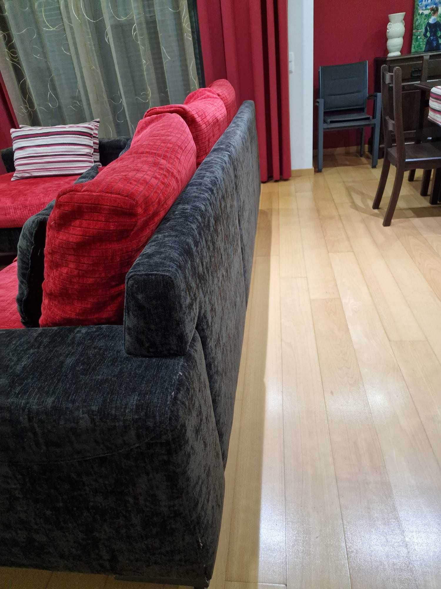Sofá chaise longue 2 módulos castanho escuro e vermelho + almofadas