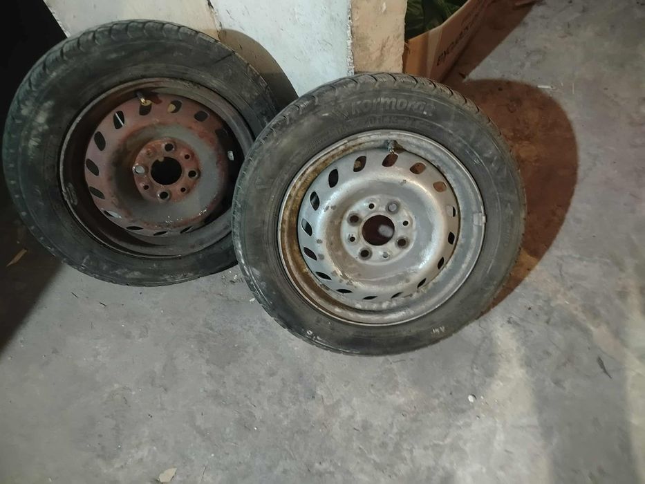 Opony zimowe  145/70 R 13  2 szt.