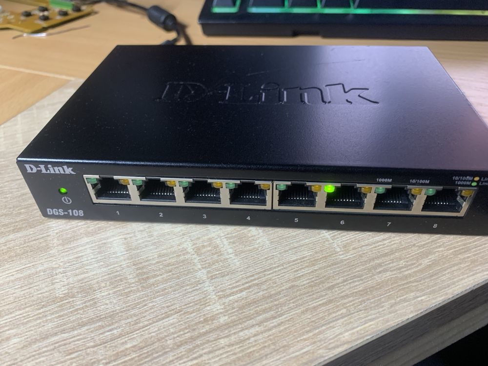 D-link DGS-108 switch