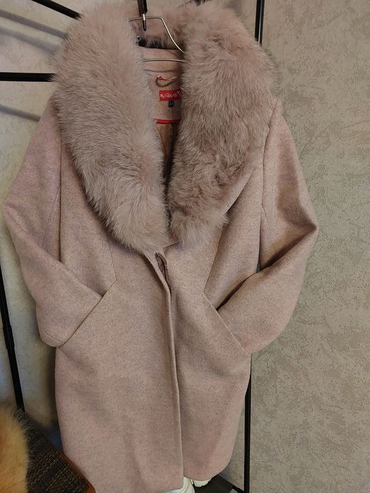 Продам пальто кашемирове с мехом натуральным меховые, м.Марганец