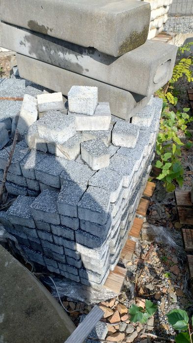 Kostka brukowa picollo  pozostałości