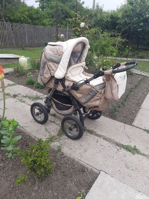 Коляска "Зима-літо"