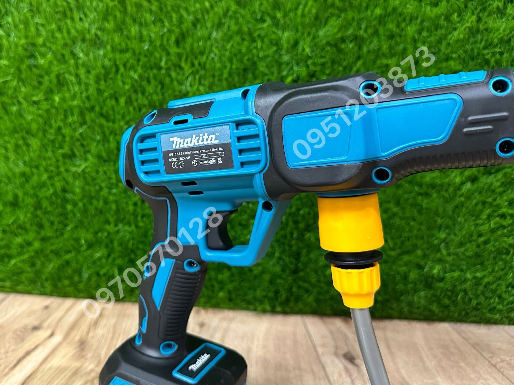 Аккумуляторная универсальная мини мойка Makita DXR911 2 АКБ 36V 6Ah