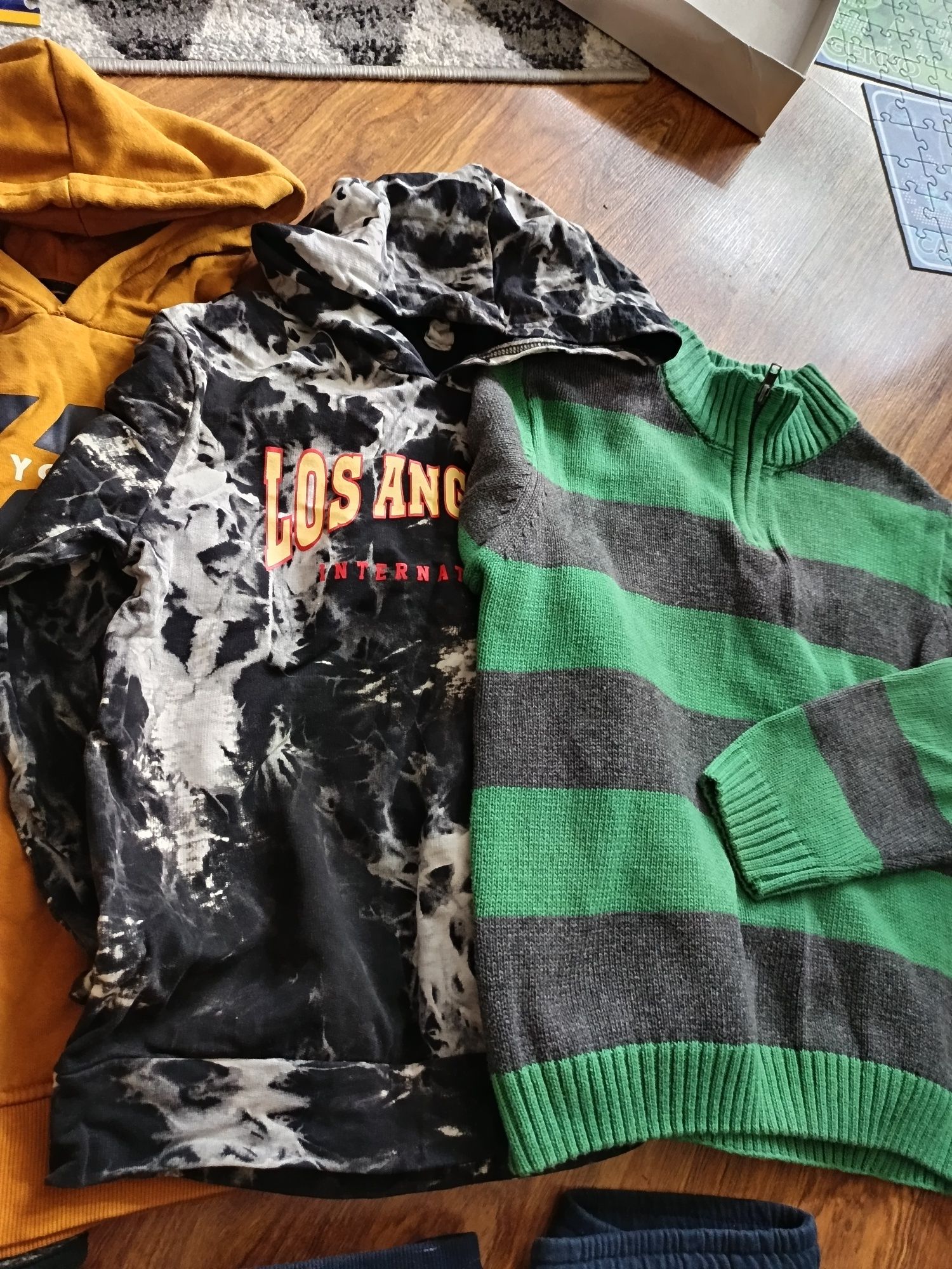 Paka rzecznej r134 H&M, Cool Club