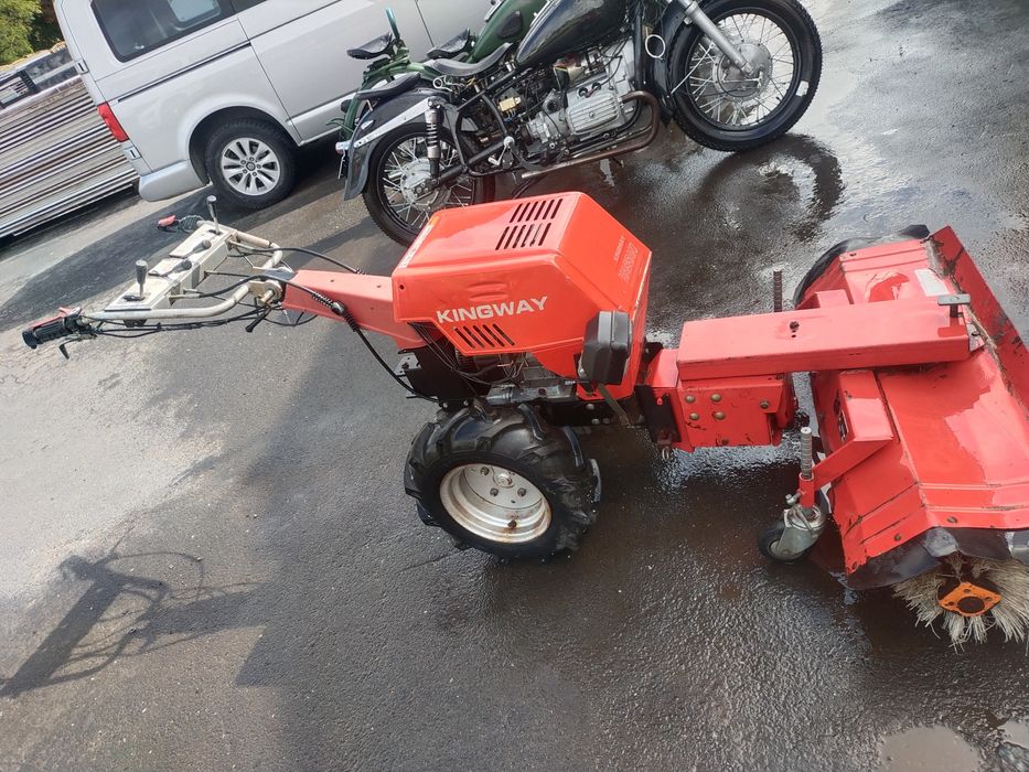 Zamiatarka spalinowa