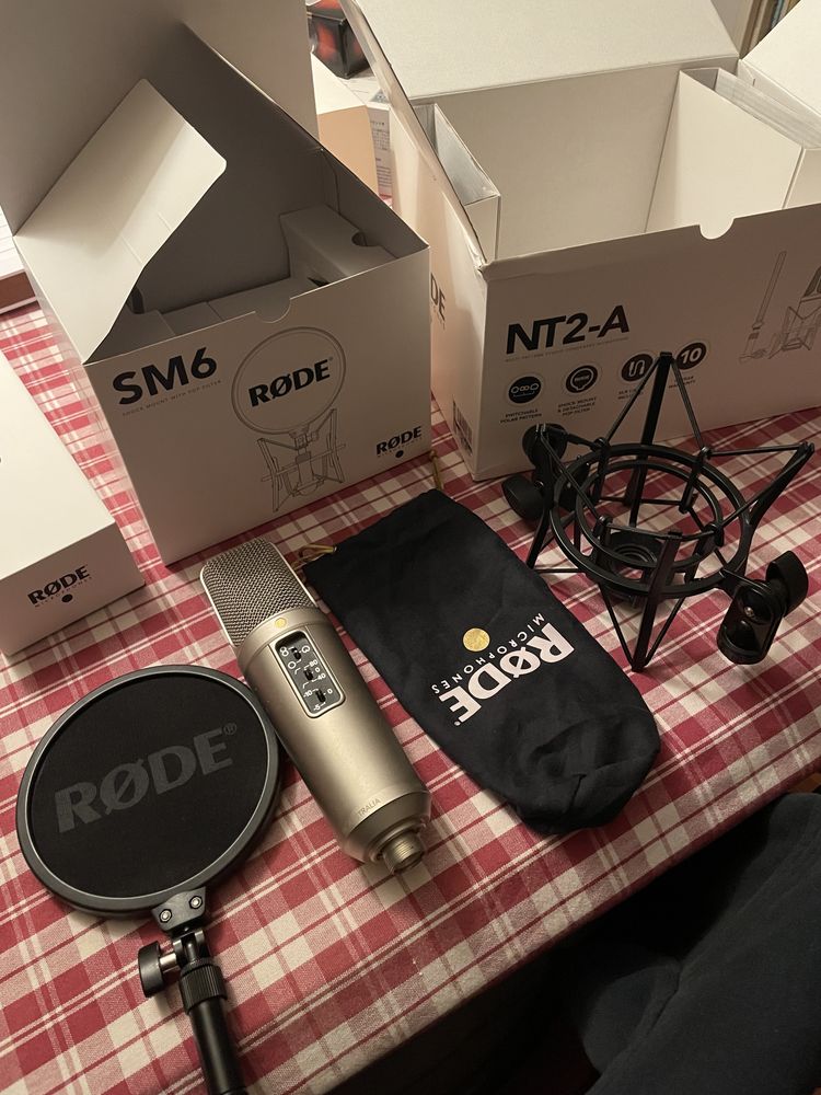 Microfone condensador Rode NT2-A