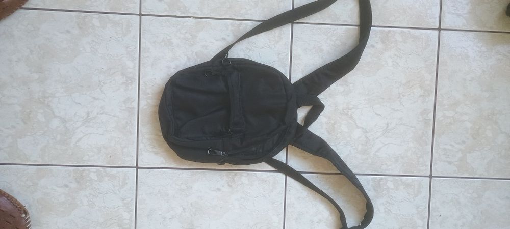 mały plecaczek plecak czarny