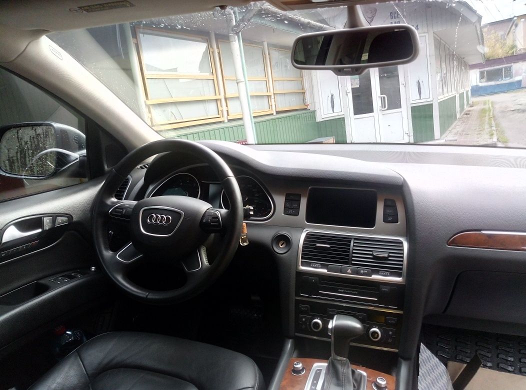 Audi Q7 3.0 L   V6  PREMIUM PLUS   2014