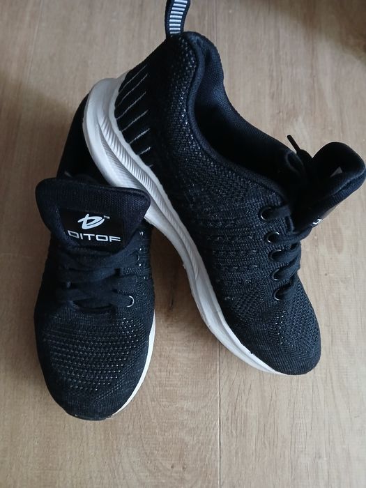 ПРОДАМ Взуття для дівчинки