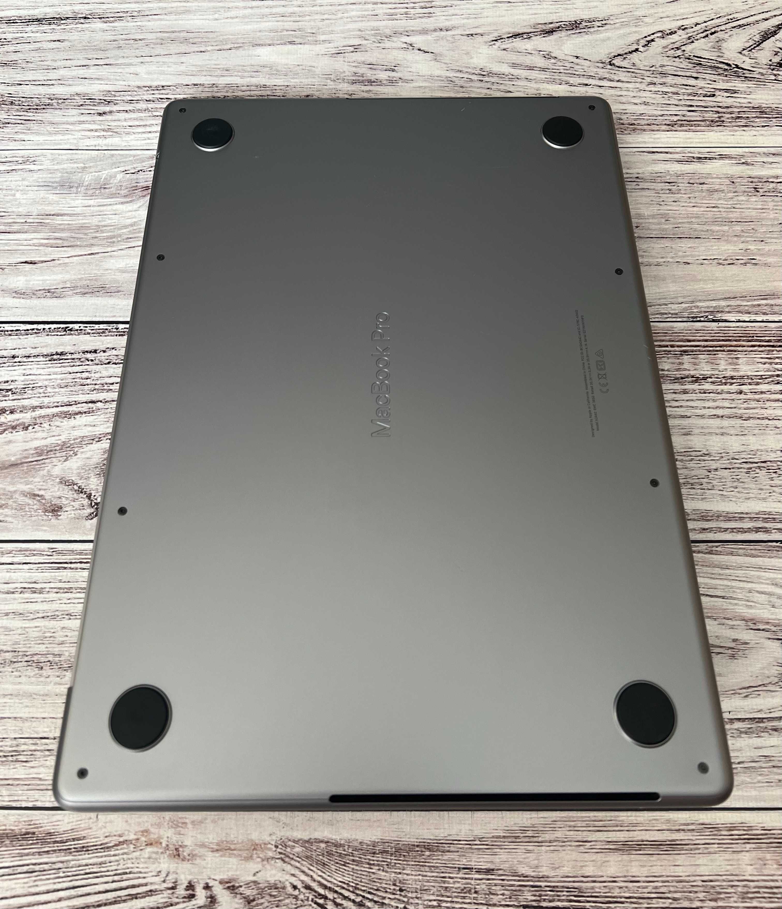 Macbook Pro 14" 2021 M1 Pro / 16Gb DDR5 / SSD 512Gb