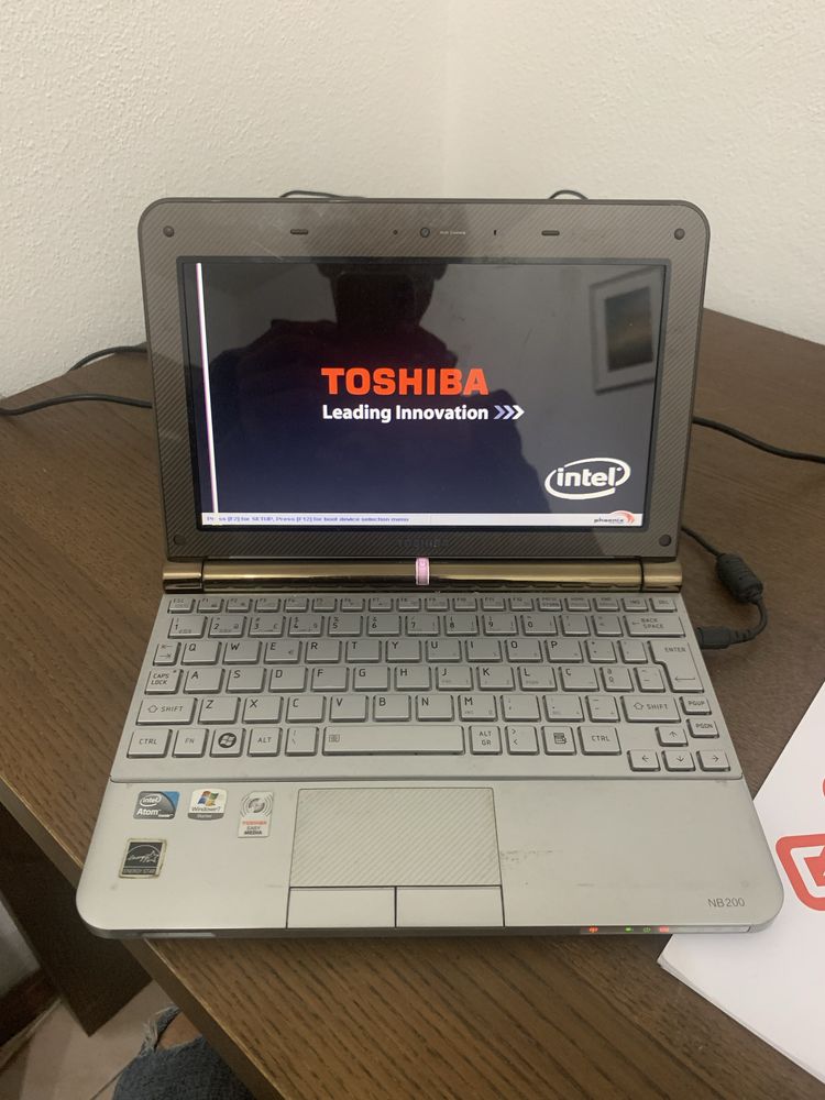 pc toshiba 10 inch antigo a funcionar