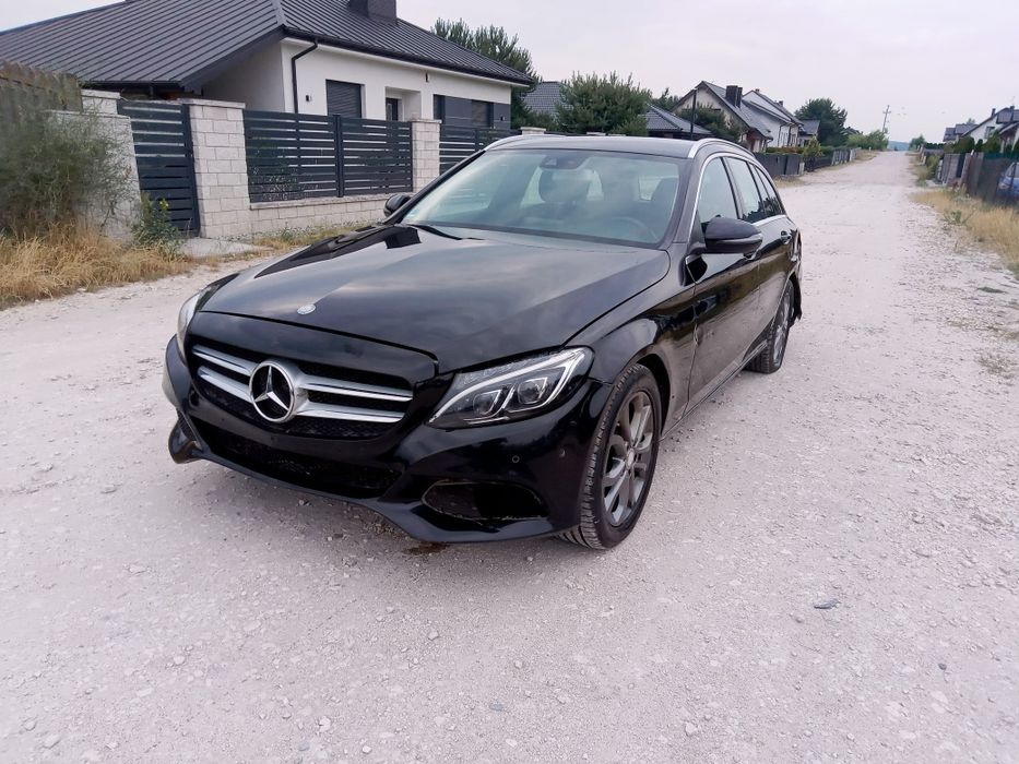 Mercedes C-220 lift Czarny ledy lekko uszk okazja