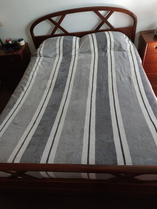 Cama de casal madeira