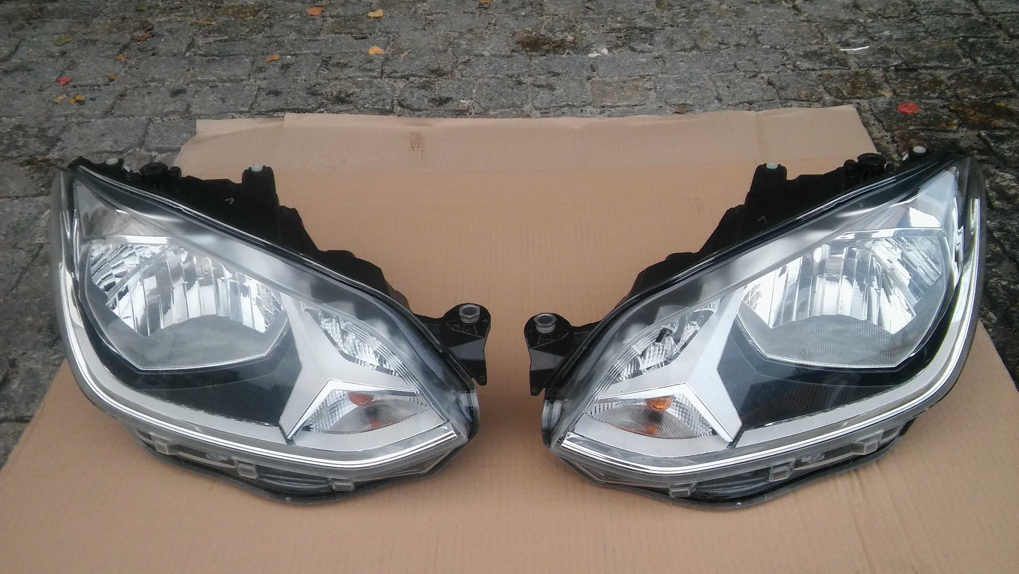 VW Up,E-Up,ELEKTRYK,od 16r,lampy przód,Lewa+Prawa,orygina,Hella,Niemcy