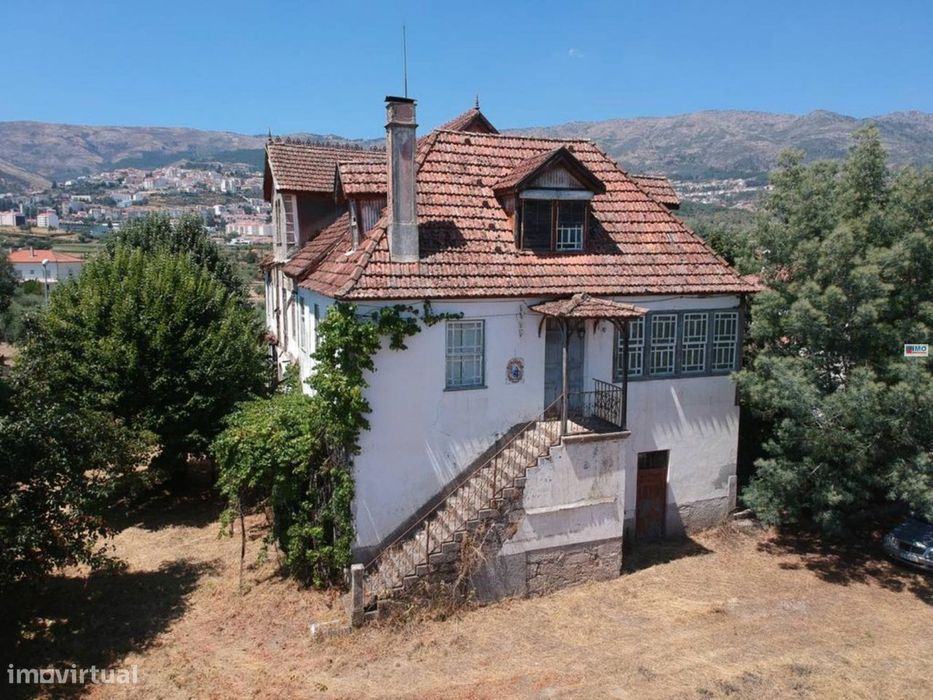 Moradia V6 p/ Renovar - Covelo