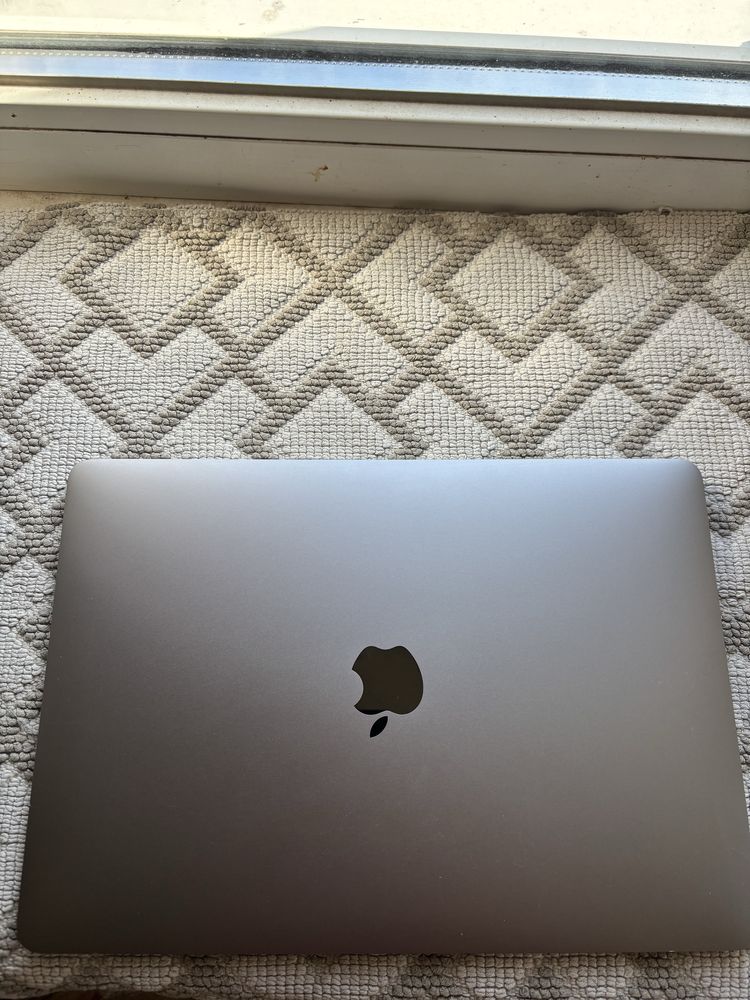 mac’s MacBook Pro 13 (2017 год) А1706 16ram 250gb