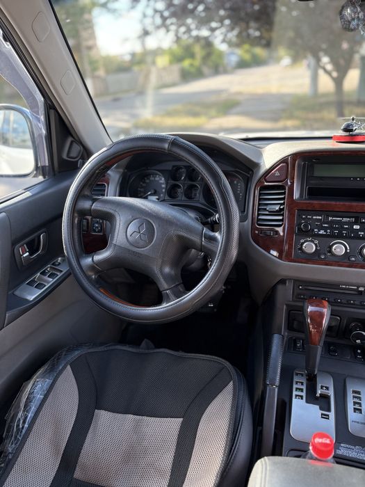 Mitsubishi Pajiero Wagon 2004