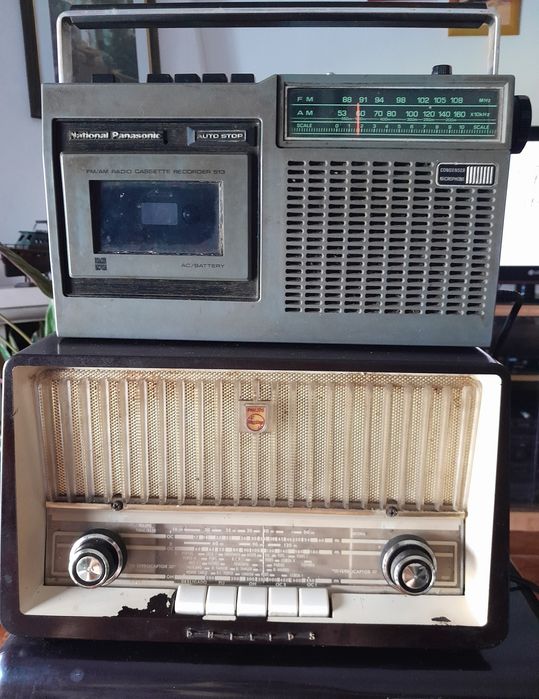 Radios antigos..tudo 40 euros incluindo rádio e gravador
