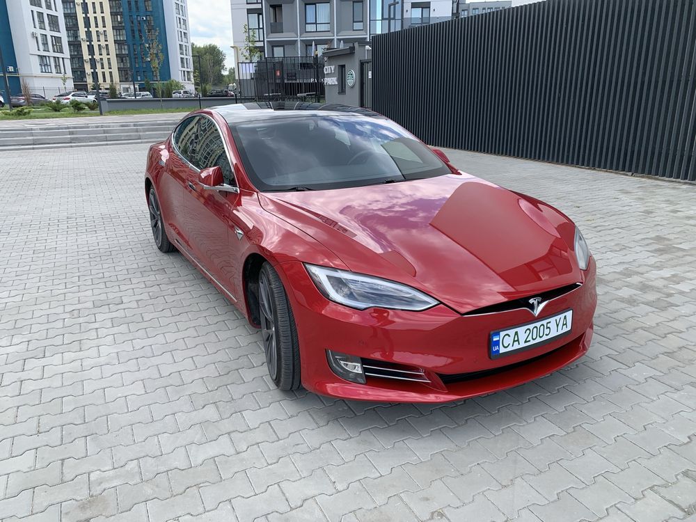 Tasla Model S 2018, FSD 3.0,