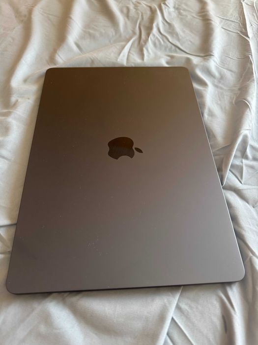 MacBook Air 15” M3 (2024) | 24GB RAM | 512GB SSD | Bateria 94%