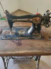 Maquina de costura  singer muito antiga