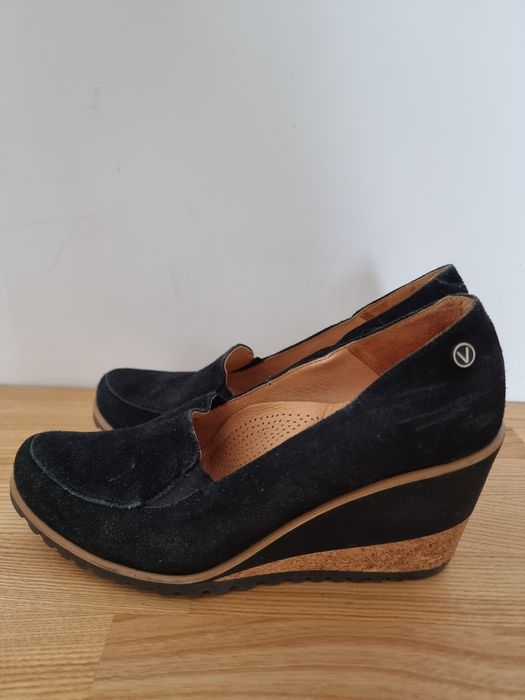 Mokasyny na koturnie