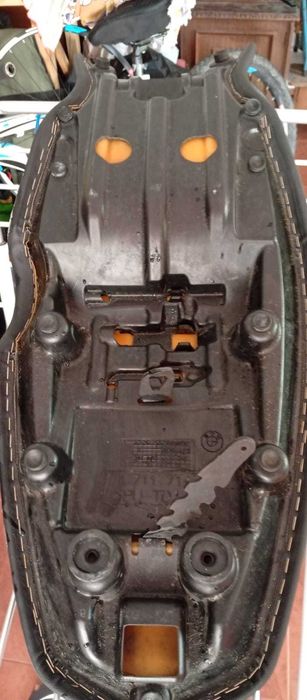 Banco extra baixo original para mota bmw f 800 s / f 800 st