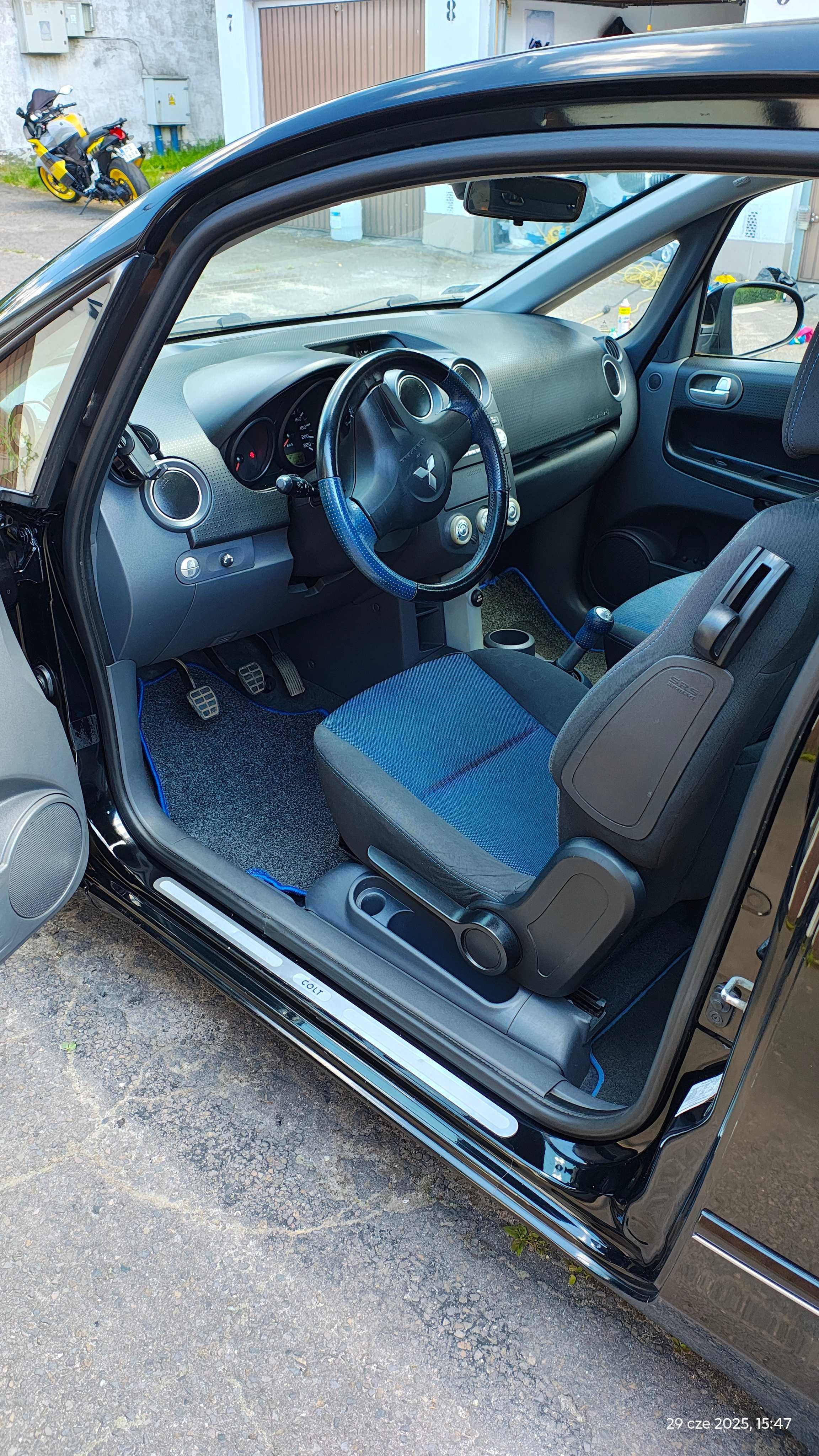 Mitsubishi Colt CZ3 Motion