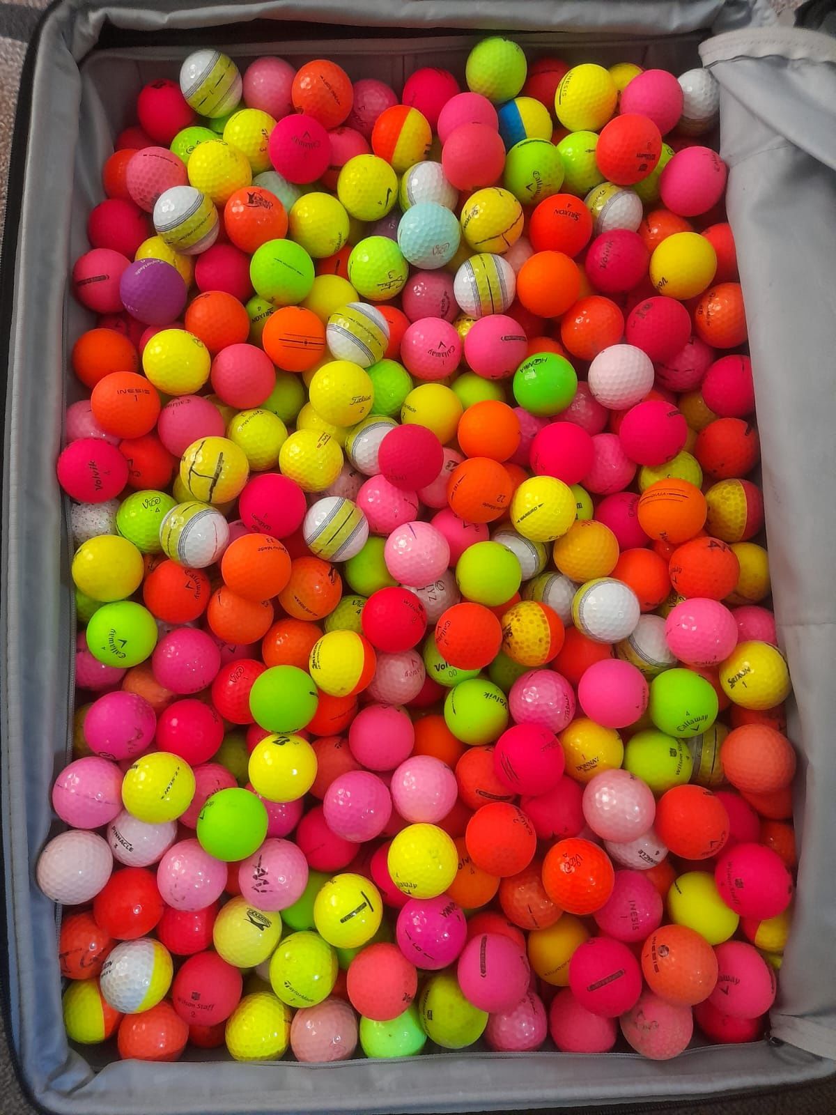 Bolas  de golfe  usadas