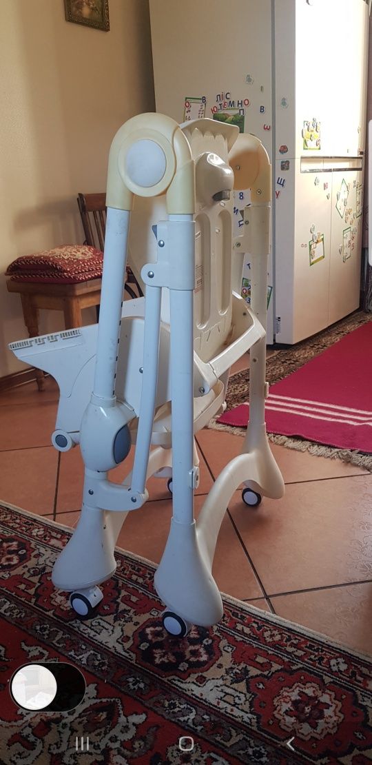 Стульчик для кормления
