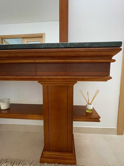 Consola em Cerejeira com pedra em Granito verde e espelho parede