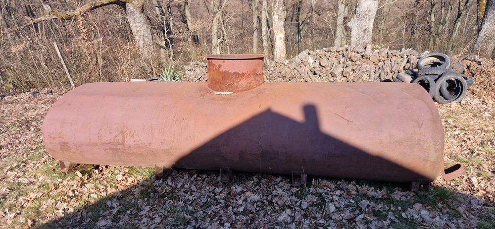 Продам бочку 6- 8 кубів