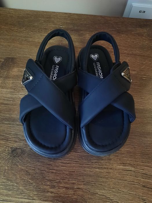 Стильні сандалі, босоніжки для дівчинки